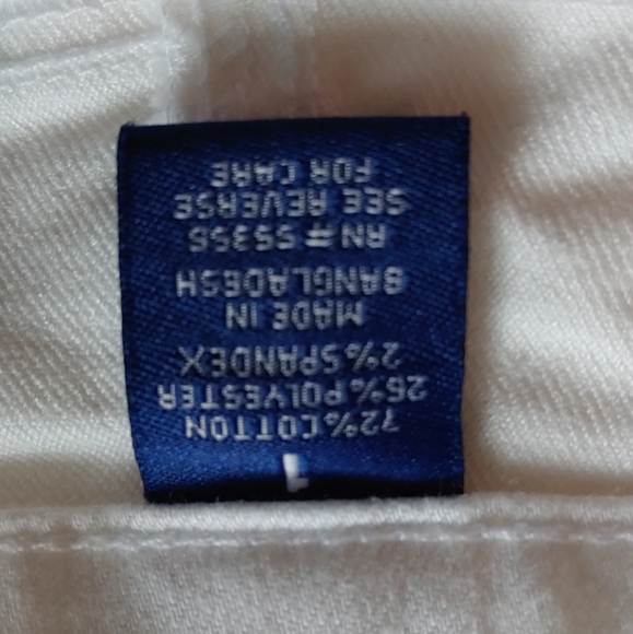 White overall shorts - Picture 8 of 8